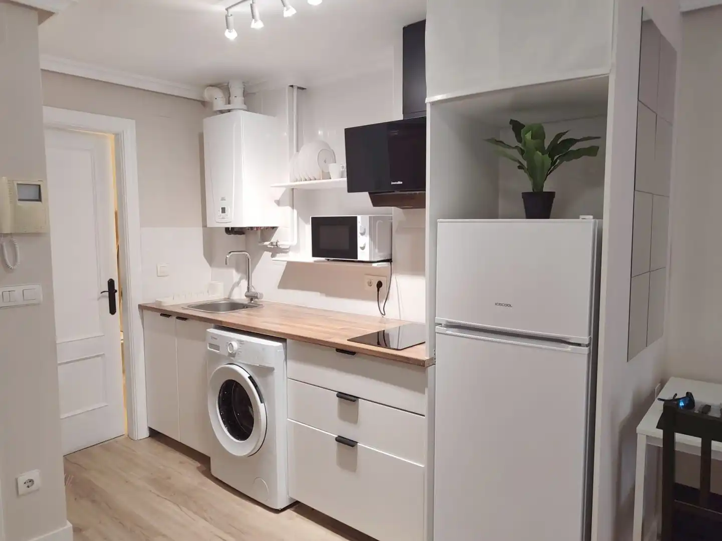 Kitchen of Flat for rent in Oviedo 