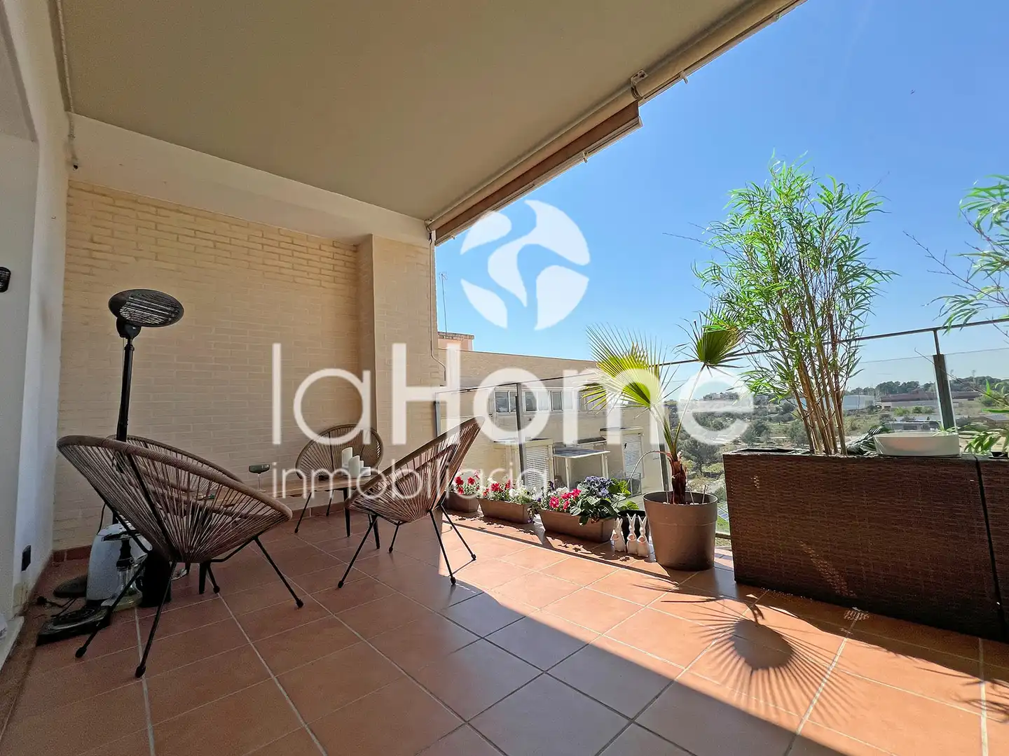 Terrasse von Wohnung zum Verkauf in Paterna mit Klimaanlage, Heizung und Parkett