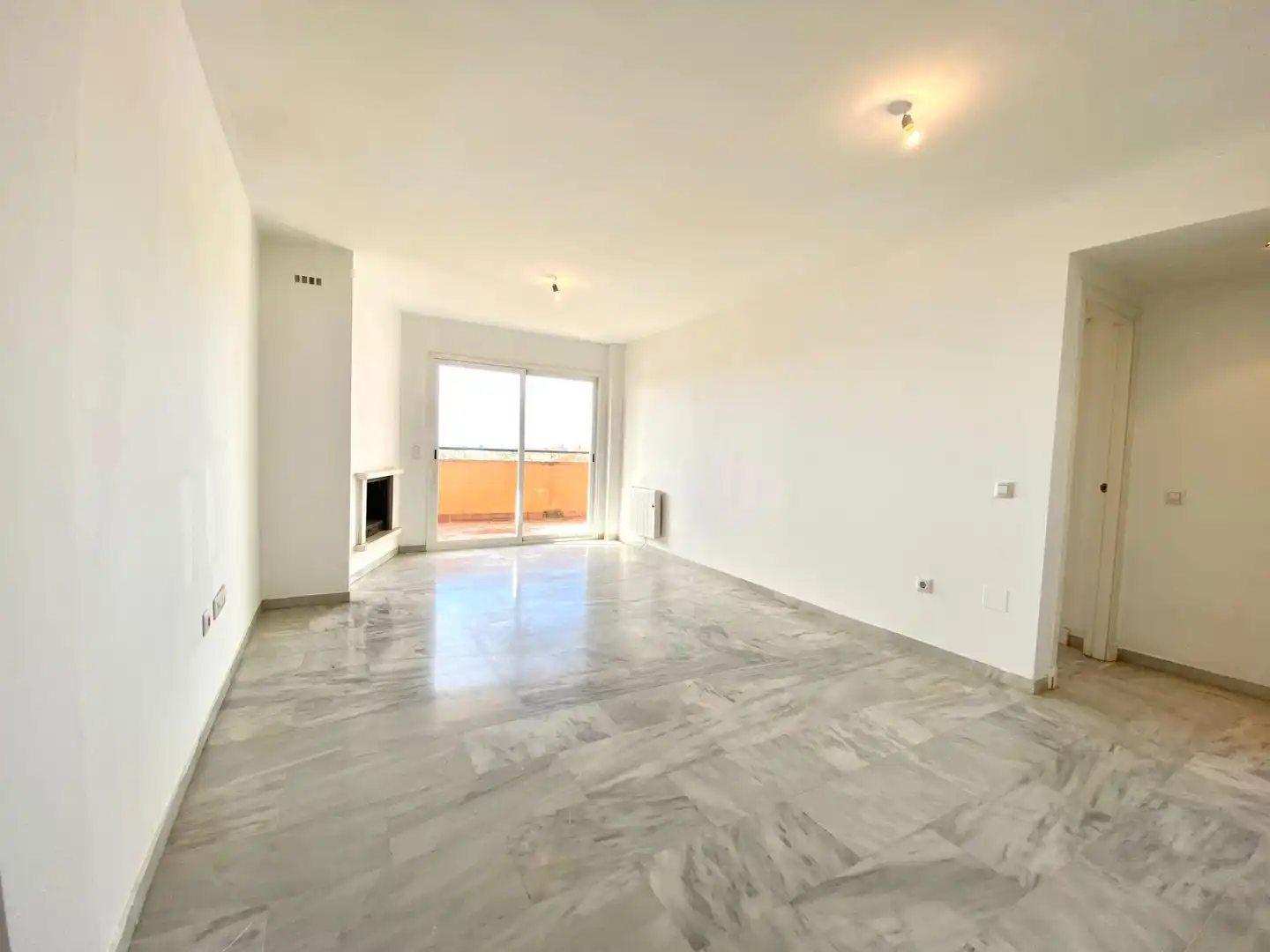 Apartamento con piscina en venta en Riviera del Sol, imagen 8