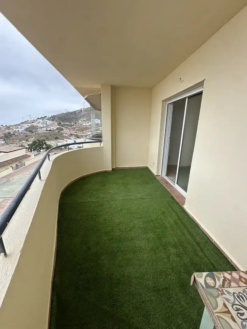 Terrassa de Pis de lloguer en Benalmádena amb Aire condicionat i Piscina