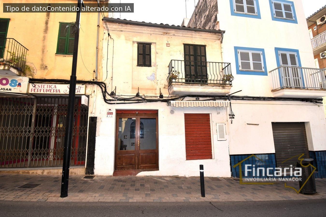 Vista exterior de Local en venda en Manacor amb Aire condicionat