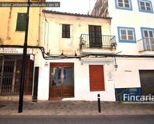 Vista exterior de Local en venda en Manacor amb Aire condicionat