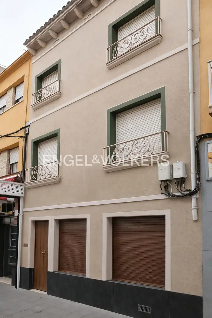 Vista exterior de Casa adosada en venta en Tordera con Calefacción