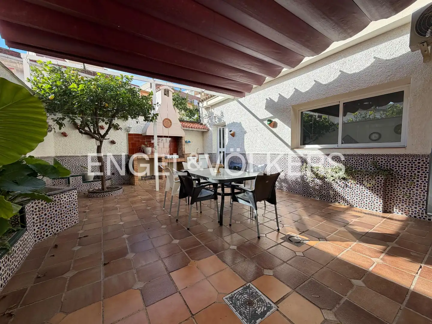 Vista exterior de Casa o xalet de lloguer en Valencia amb Aire condicionat, Calefacció i Terrassa