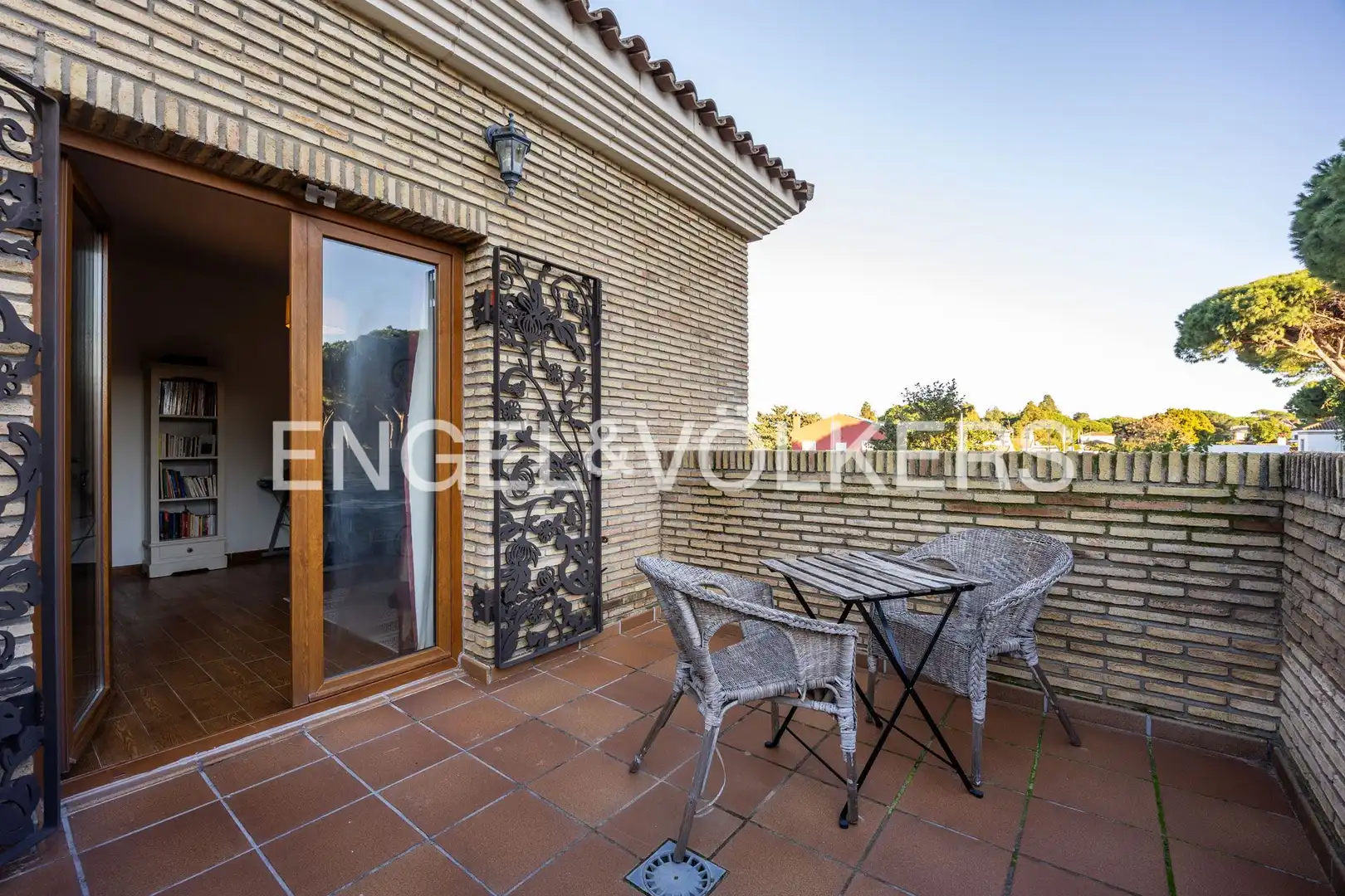 Terrassa de Casa o xalet en venda en Chiclana de la Frontera amb Aire condicionat, Calefacció i Jardí privat