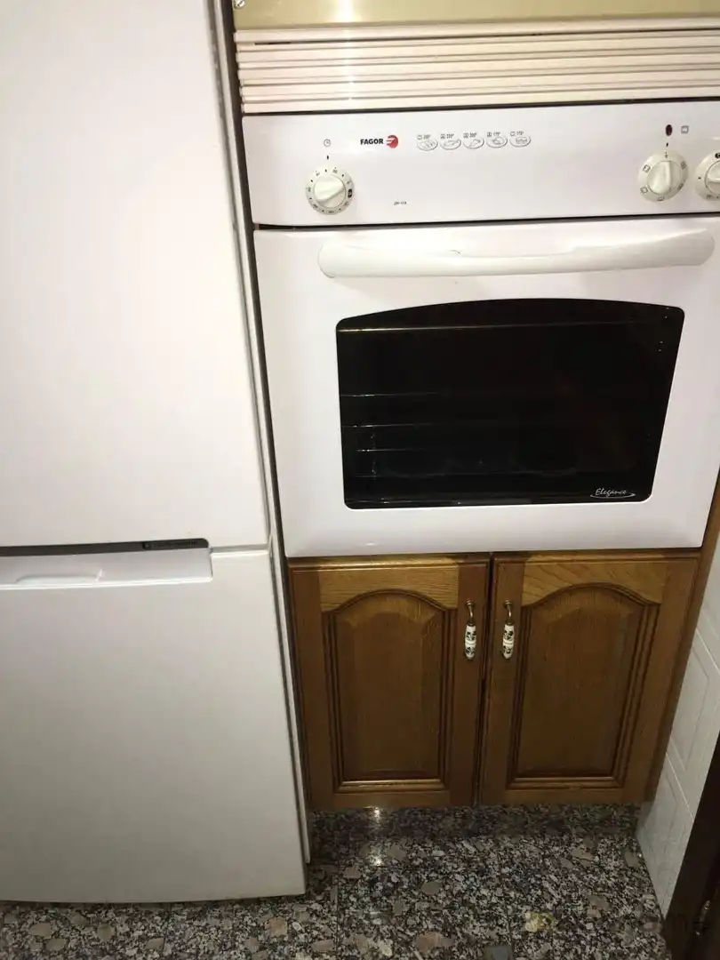 Küche von Wohnung zum Verkauf in Santa Amalia mit Klimaanlage, Heizung und Terrasse