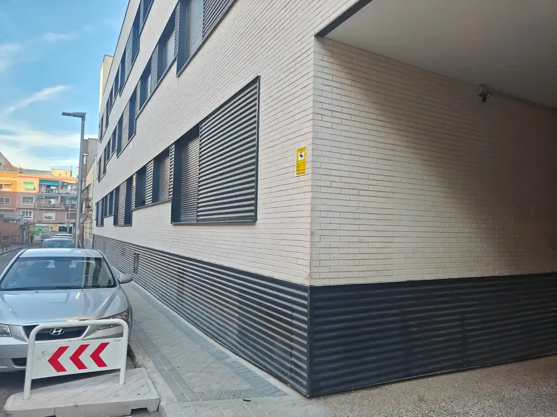 Vista exterior de Garatge de lloguer en Ciudad Lineal