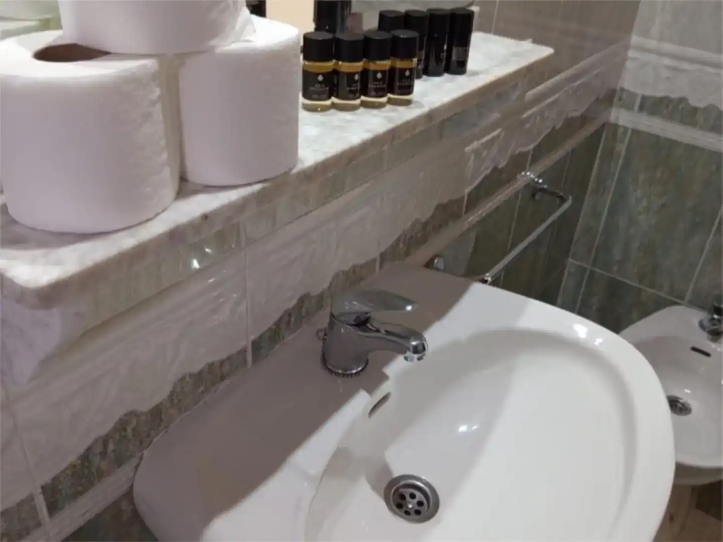 Badezimmer von Loft zur Miete in Cáceres mit Klimaanlage, Möbliert und Balkon