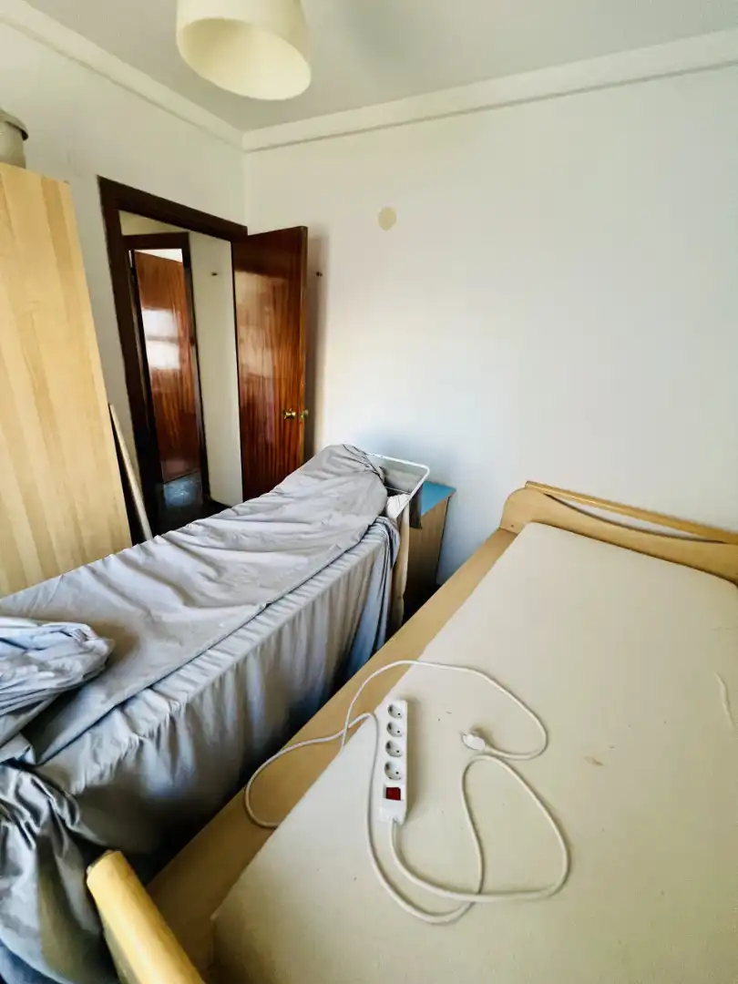Habitación de Piso en venta en Zaragoza con Calefacción, Amueblado y Horno