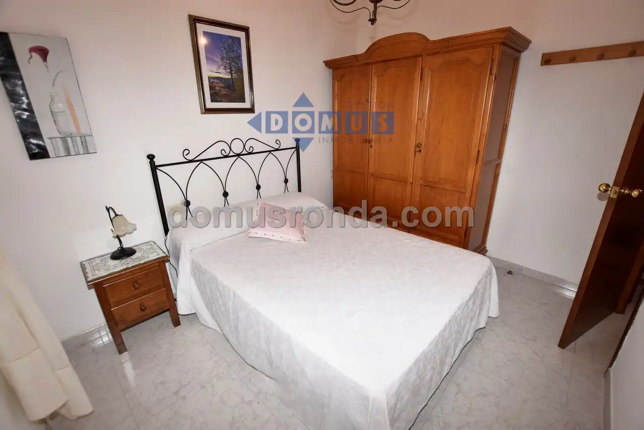 Habitación de Piso en venta en Ronda con Trastero, Amueblado y Lavadora
