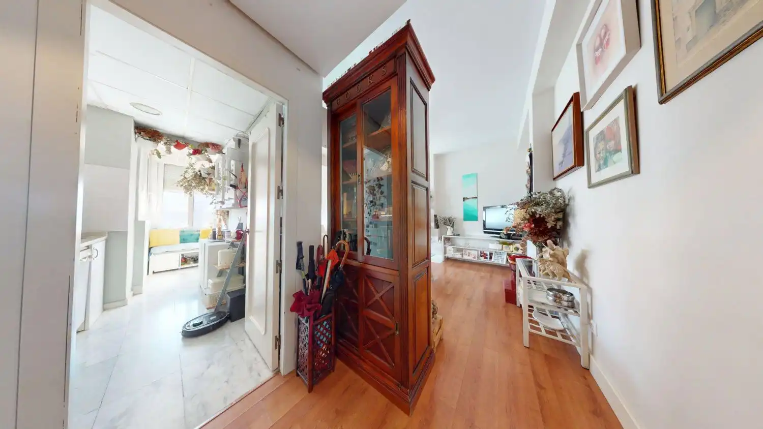 Flat for sale in Sevilla  with Air Conditioner and Parquet flooring