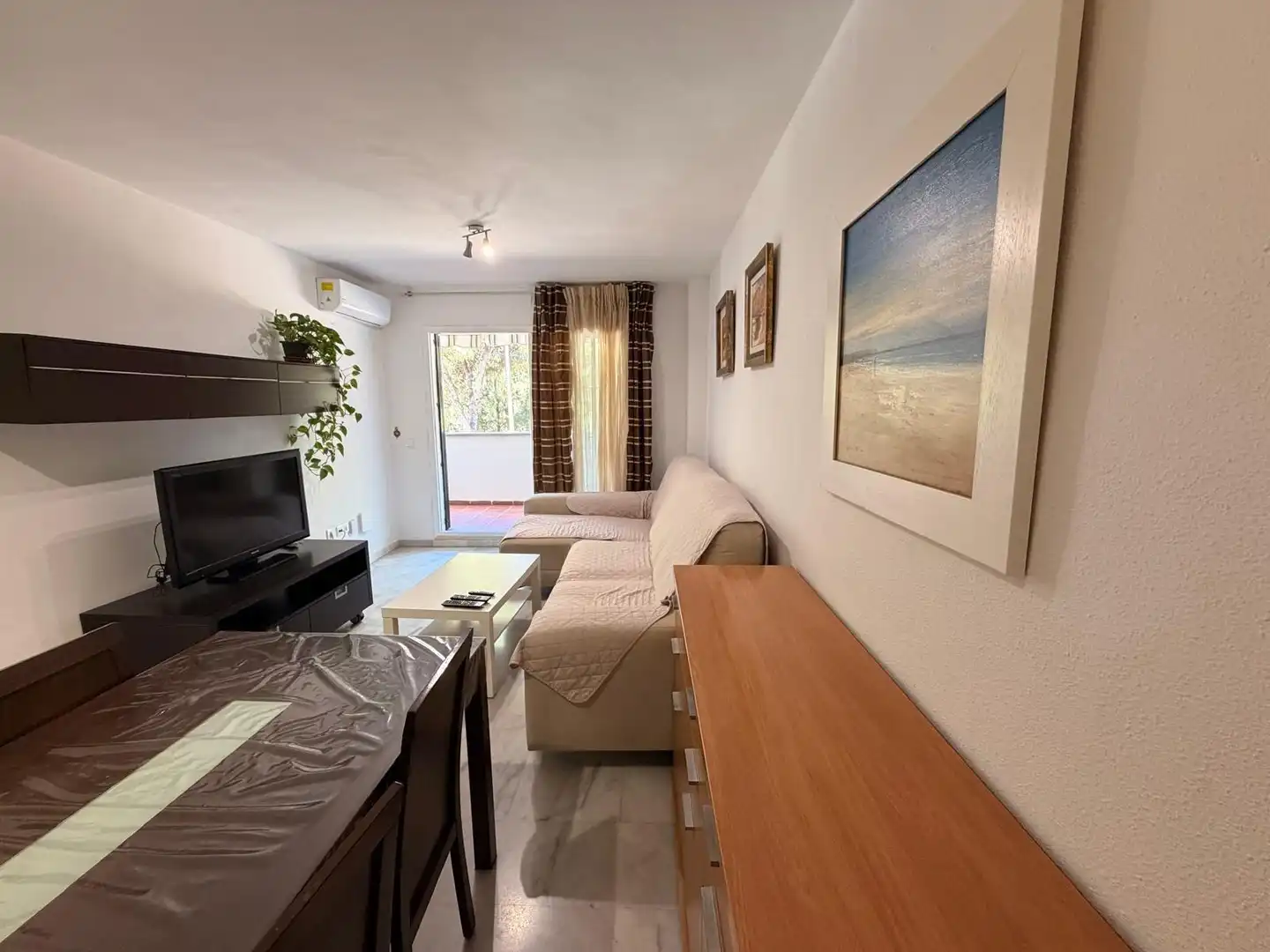 Living room of Flat for rent in Benalmádena  with Air Conditioner, Heating and Private garden