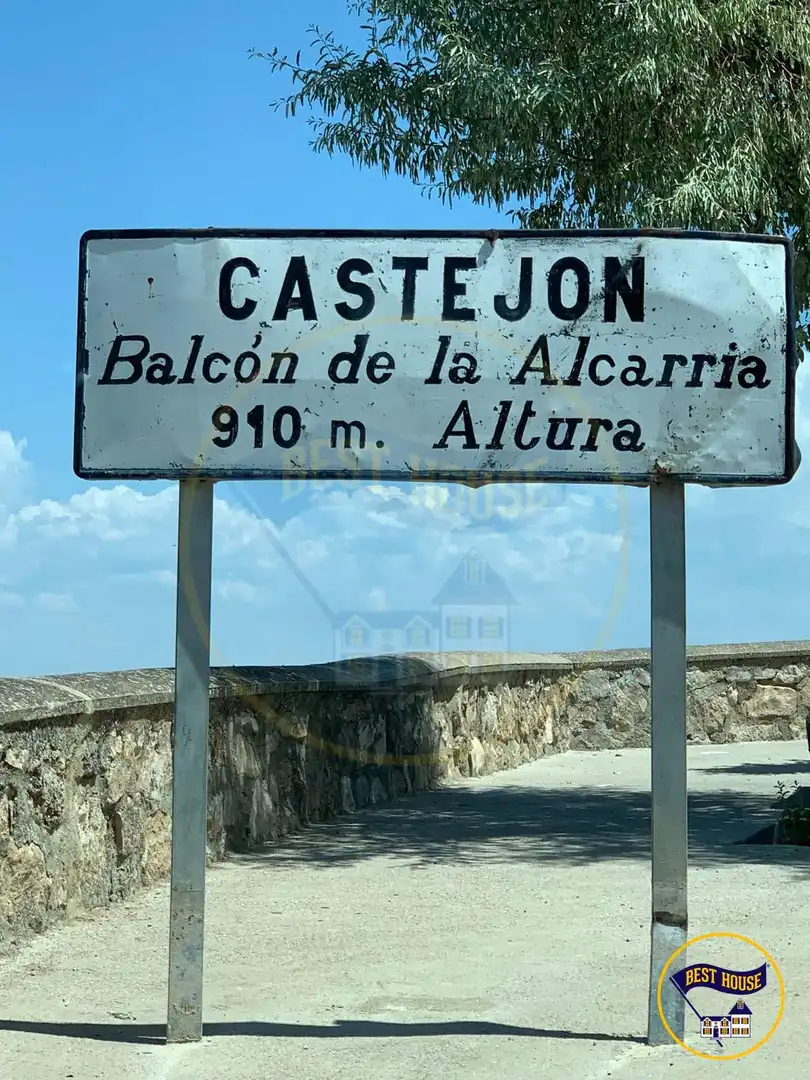Vista exterior de Casa o xalet en venda en Castejón (Cuenca) amb Calefacció, Terrassa i Traster