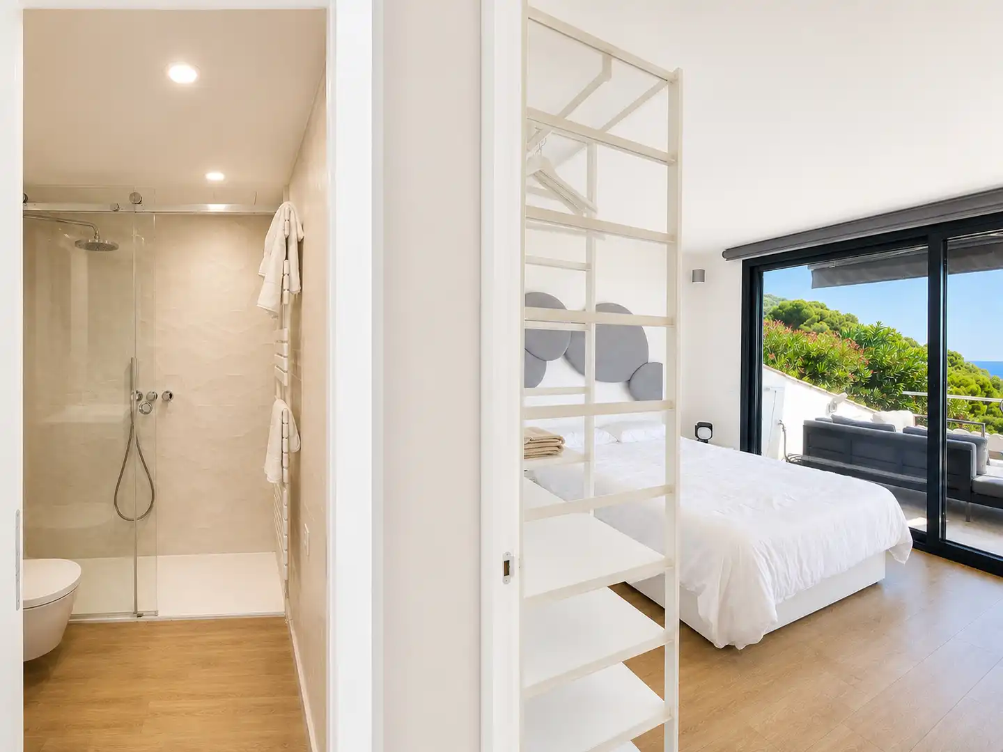 Schlafzimmer von Wohnungen zum Verkauf in Begur mit Klimaanlage, Heizung und Terrasse