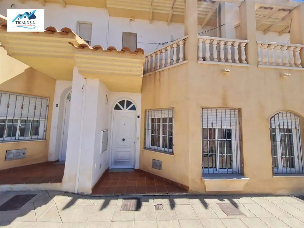 House with pool for sale in Barrio LARGO EL