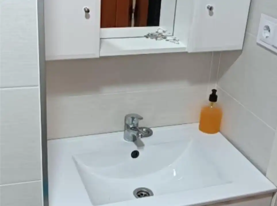Bany de Pis en venda en Ourense Capital  amb Calefacció, Moblat i Balcó