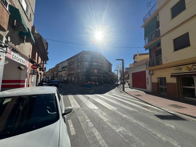 Local comercial en Venta en Calle Generalife, 30 en Maracena