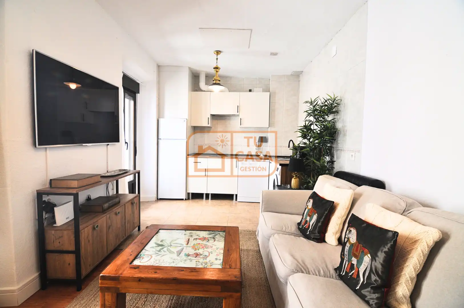 Living room of Flat for rent in Cáceres  with Air Conditioner, Heating and Parquet flooring
