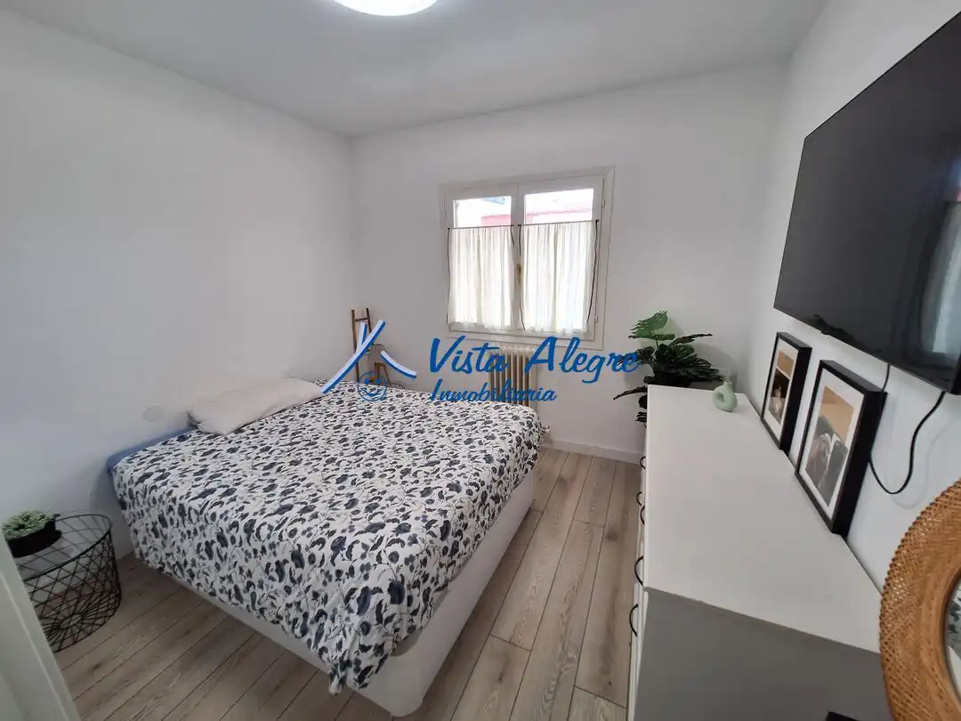 Schlafzimmer von Einfamilien-Reihenhaus zum Verkauf in Haro mit Klimaanlage, Heizung und Terrasse