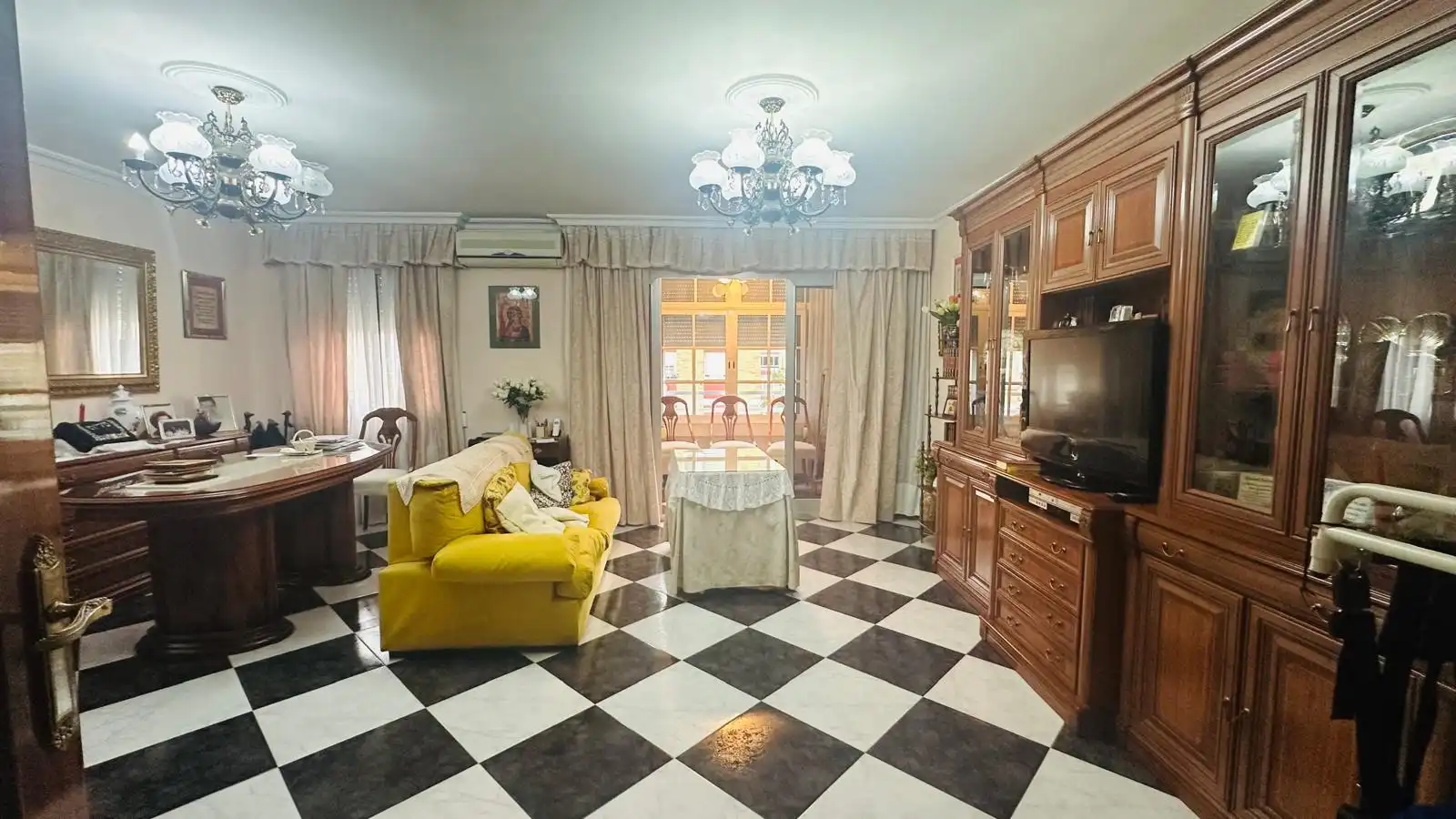 Wohnzimmer von Wohnung zum Verkauf in Sevilla mit Klimaanlage, Heizung und Terrasse