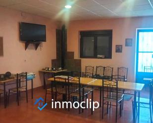 Building for sale in Puente del Congosto