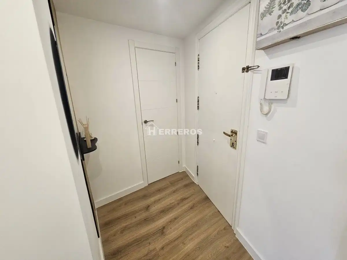 Flat with terrace for sale in gonzalo de berceo, imagen 18