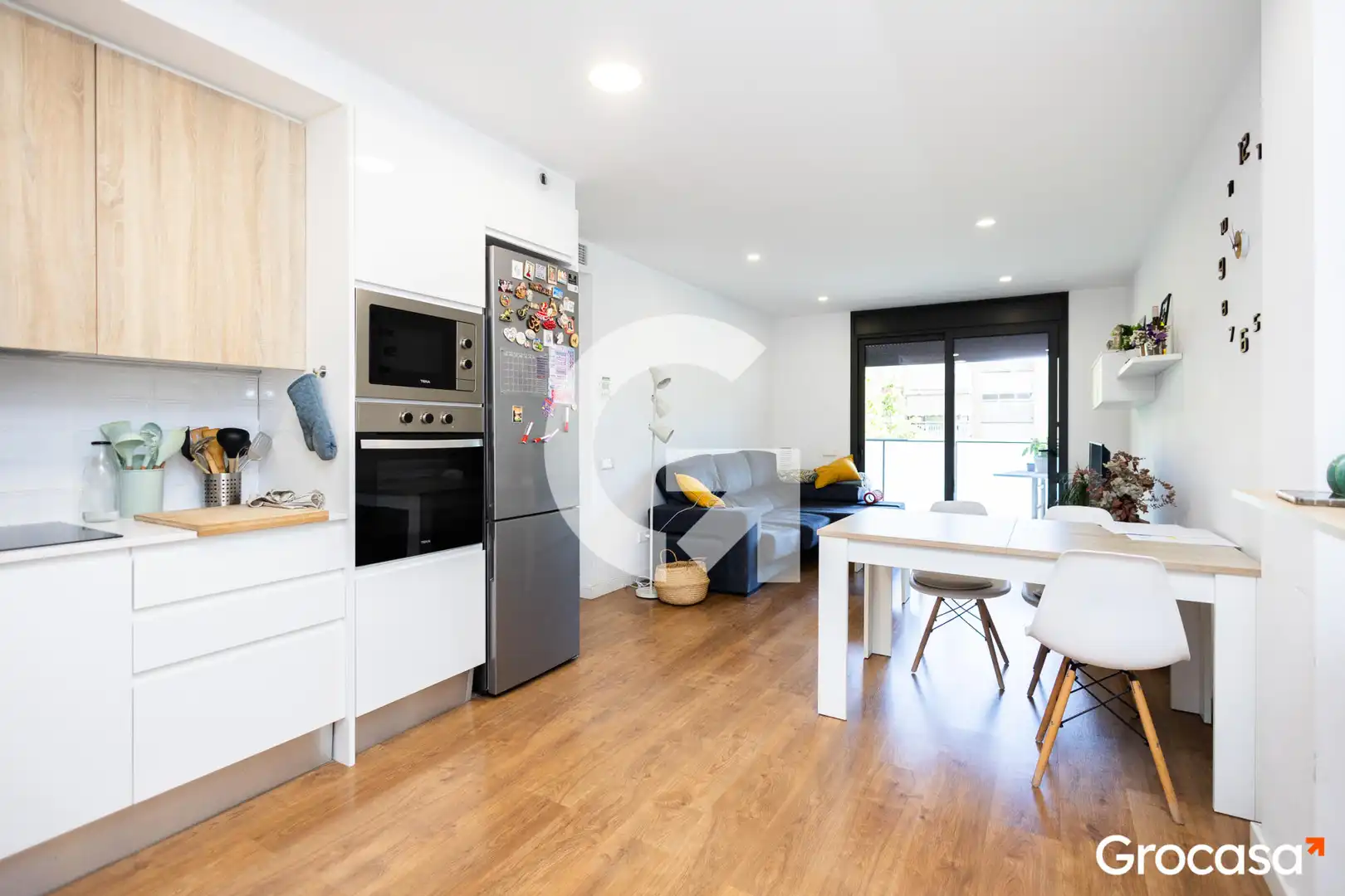 Cocina de Piso en venta en Sant Boi de Llobregat con Calefacción, Horno y Balcón