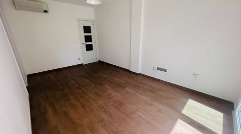 Foto 3 de Piso en venta en Los Castillejos - La Trinidad, Málaga Capital