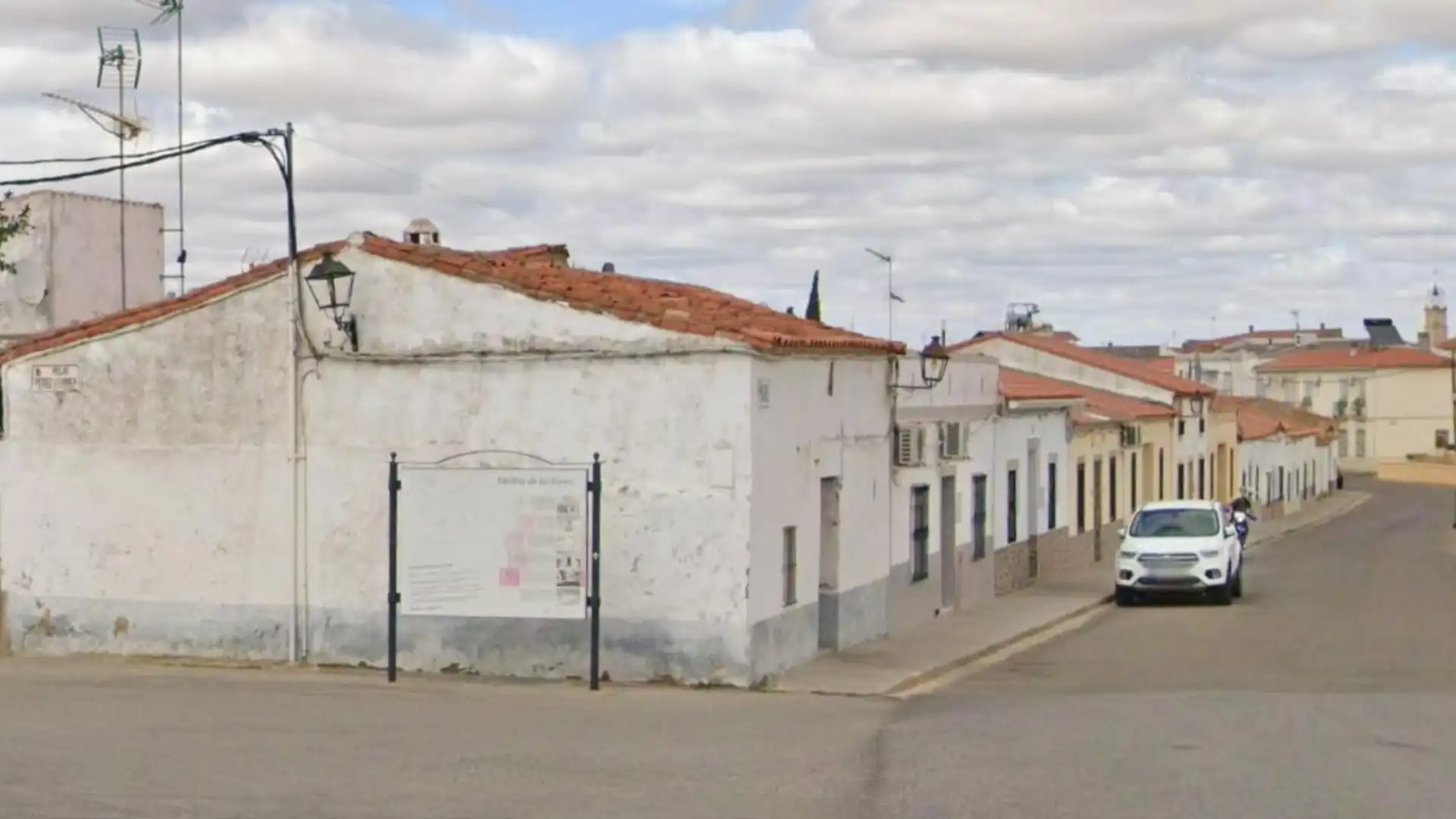 Exterior view of Houses for sale in Medina de las Torres