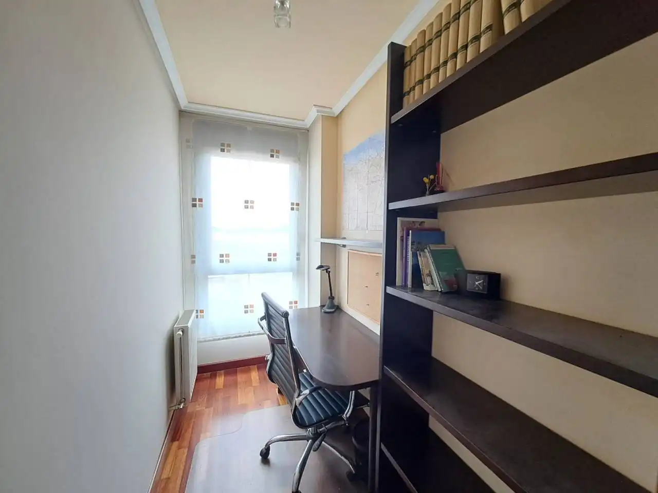 Flat for sale in Calle Sahagún, Universidad - Las Huelgas