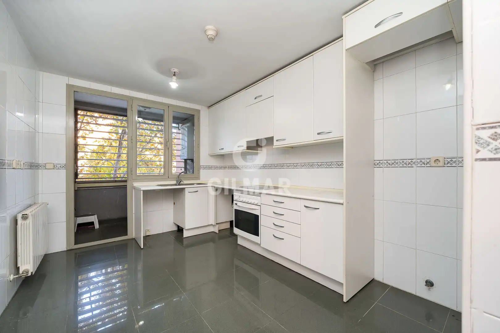 Cocina de Piso en venta en Madrid con Calefacción, Jardín privado y Trastero