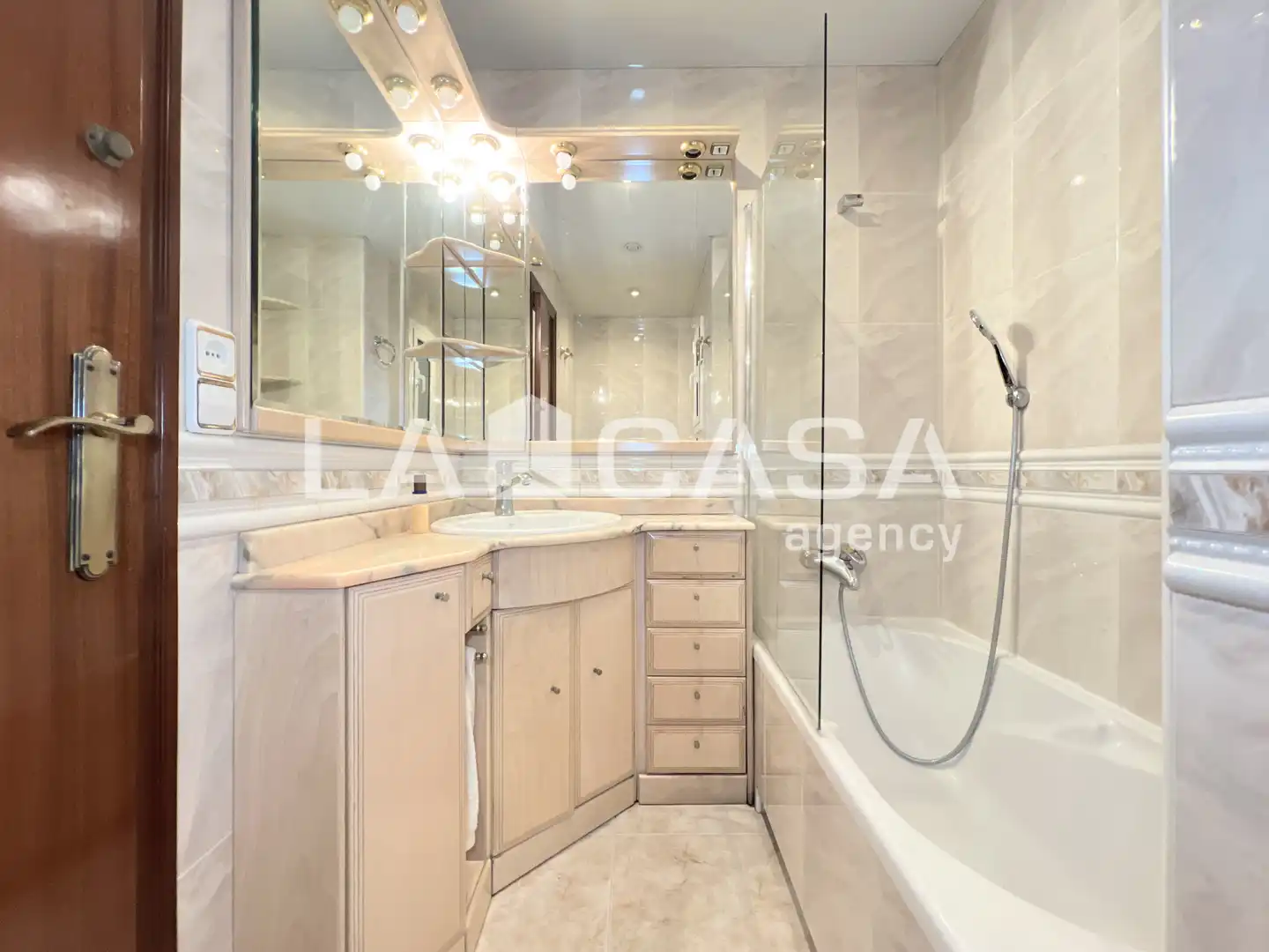Bathroom of Flat for sale in Badalona  with Heating and Balcony