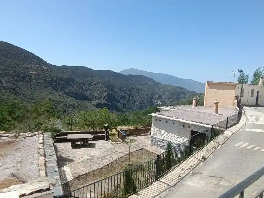 Vista exterior de Casa adosada en venda en La Taha amb Aire condicionat, Traster i Balcó