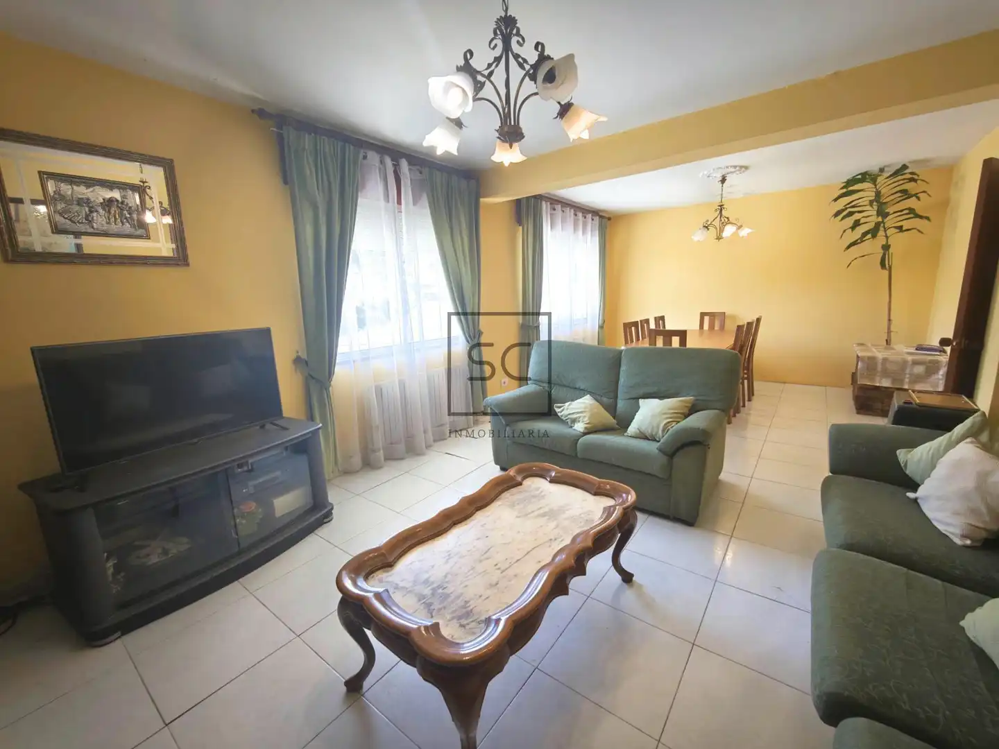 Sala de estar de Casa o chalet en venta en Narón con Jardín privado, Trastero y Amueblado