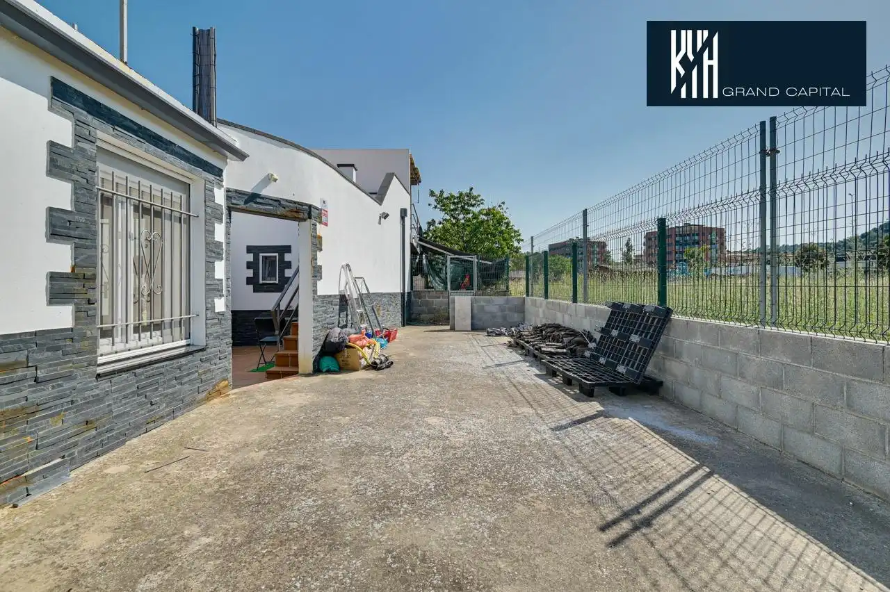Exterior view of Houses for sale in Sarrià de Ter  with Air Conditioner and Heating