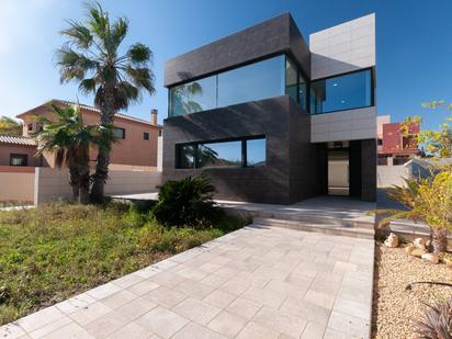 Exterior view of House or chalet for sale in Torrevieja  with Air Conditioner, Terrace and Swimming Pool