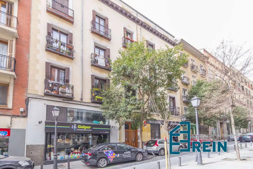 Außenansicht von Wohnung zum Verkauf in Madrid mit Klimaanlage und Heizung