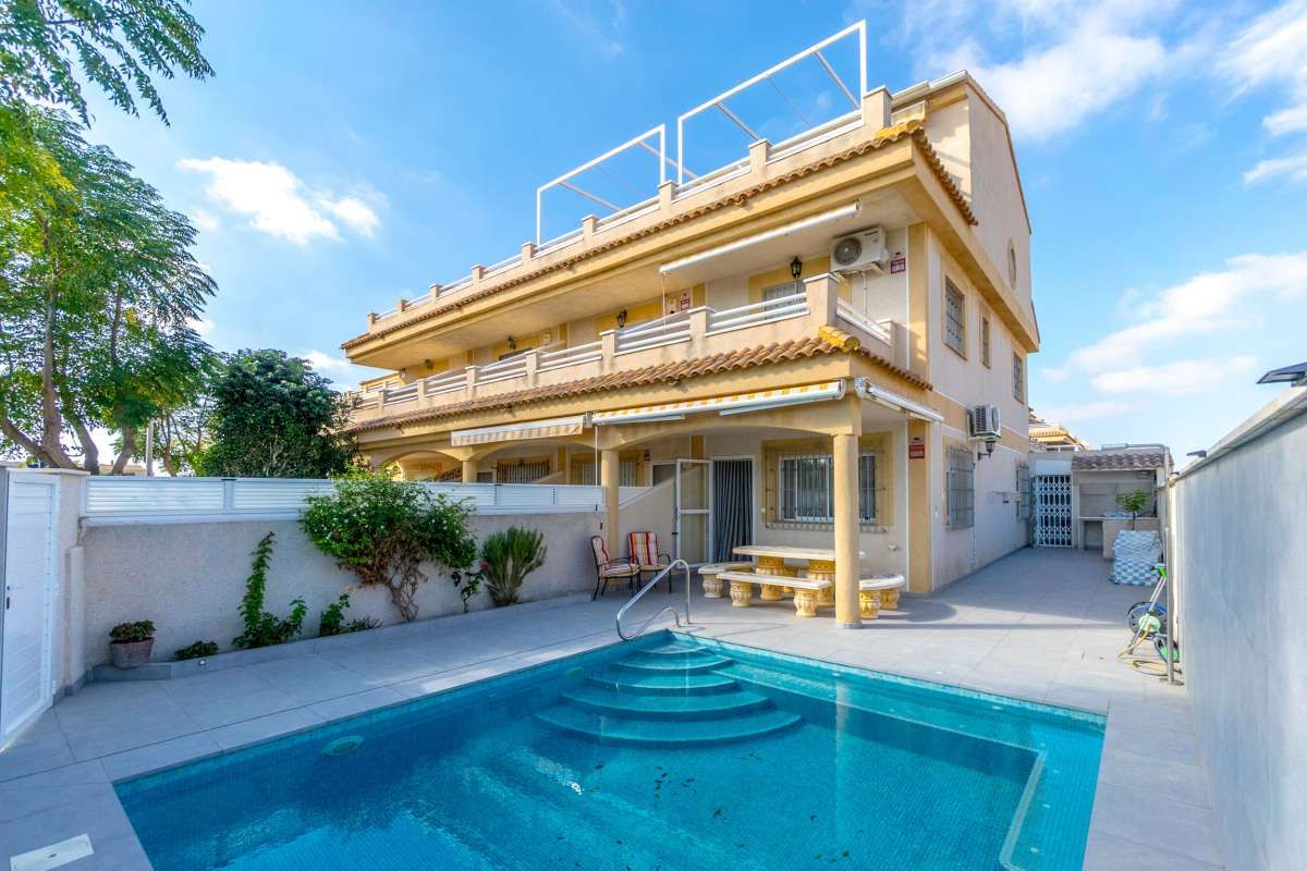 Exterior view of Single-family semi-detached to rent in Pilar de la Horadada  with Furnished