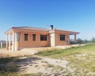 Vista exterior de Casa o xalet en venda en Yecla amb Terrassa