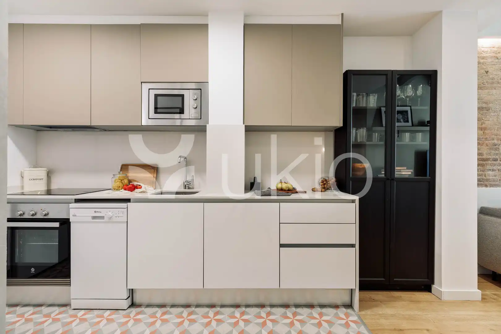 Cuina de Apartament de lloguer en Barcelona amb Aire condicionat, Calefacció i Moblat