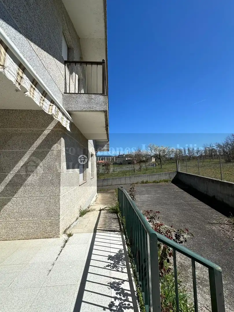 Vista exterior de Casa o xalet en venda en Verín