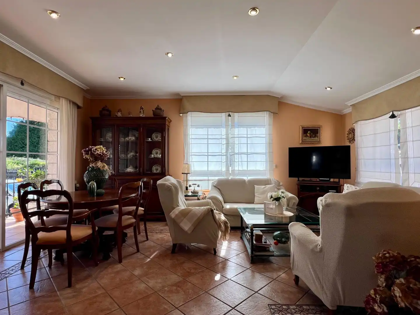 Living room of Houses for sale in Bergondo, A Coruña