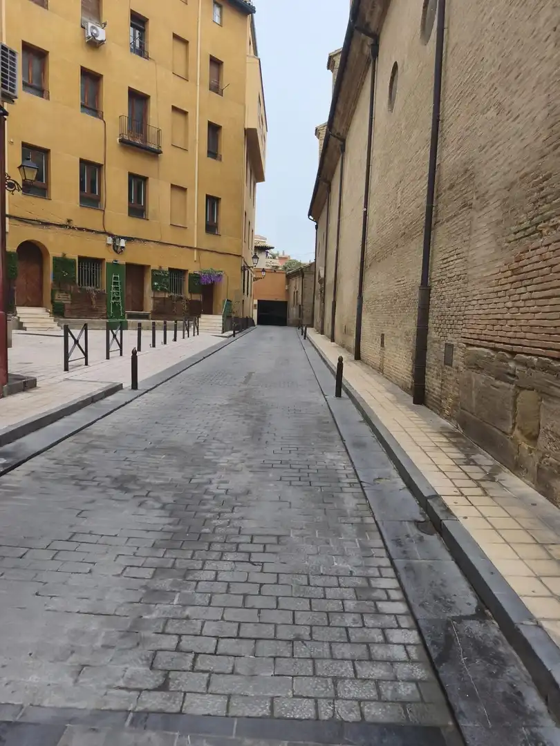 Vista exterior de Garaje en venta en Huesca