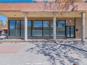 Local comercial en venta en Avenida ANDALUCIA 34