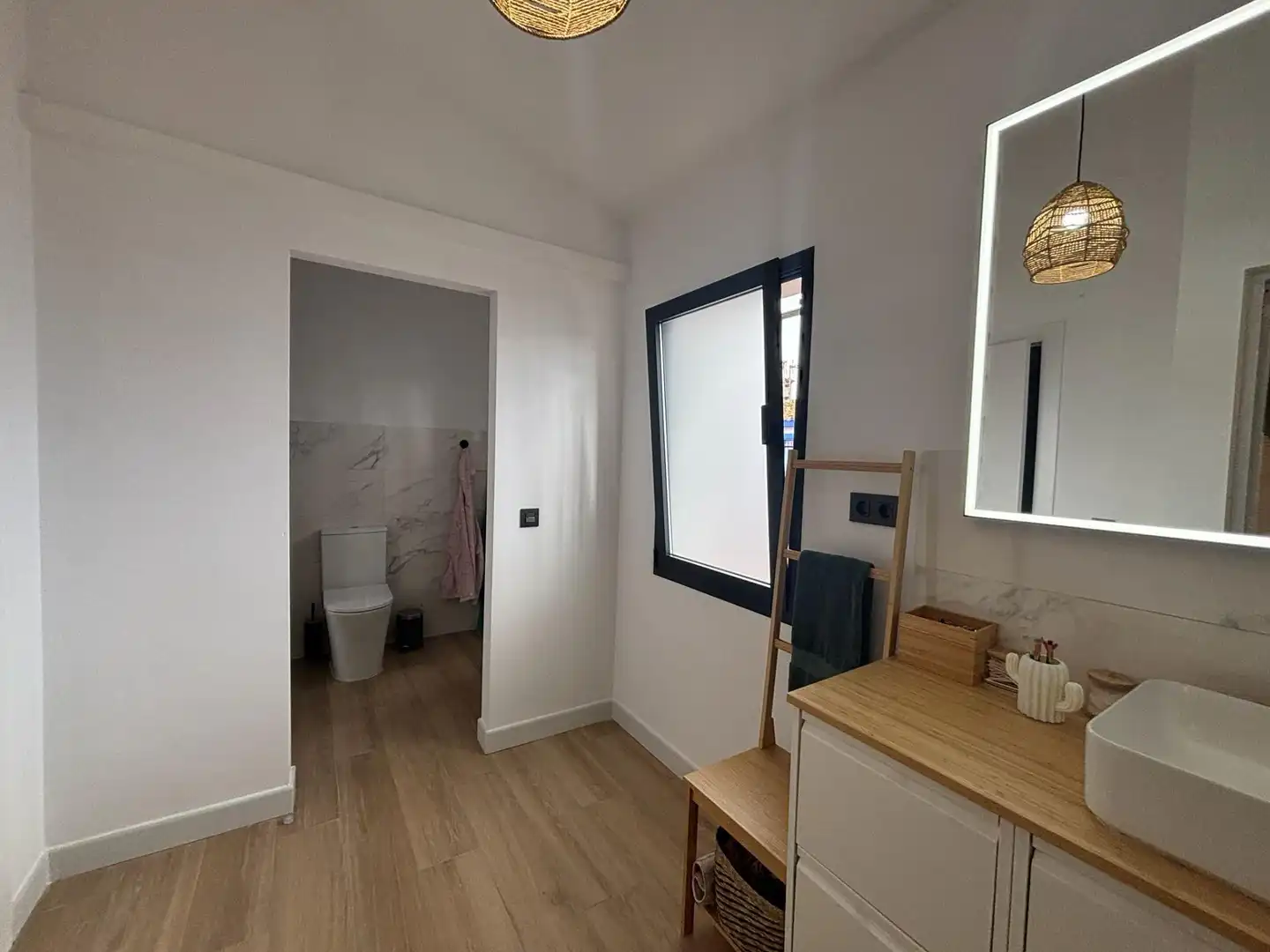 Bathroom of Detached homes for sale in Los Barrios  with Community pool