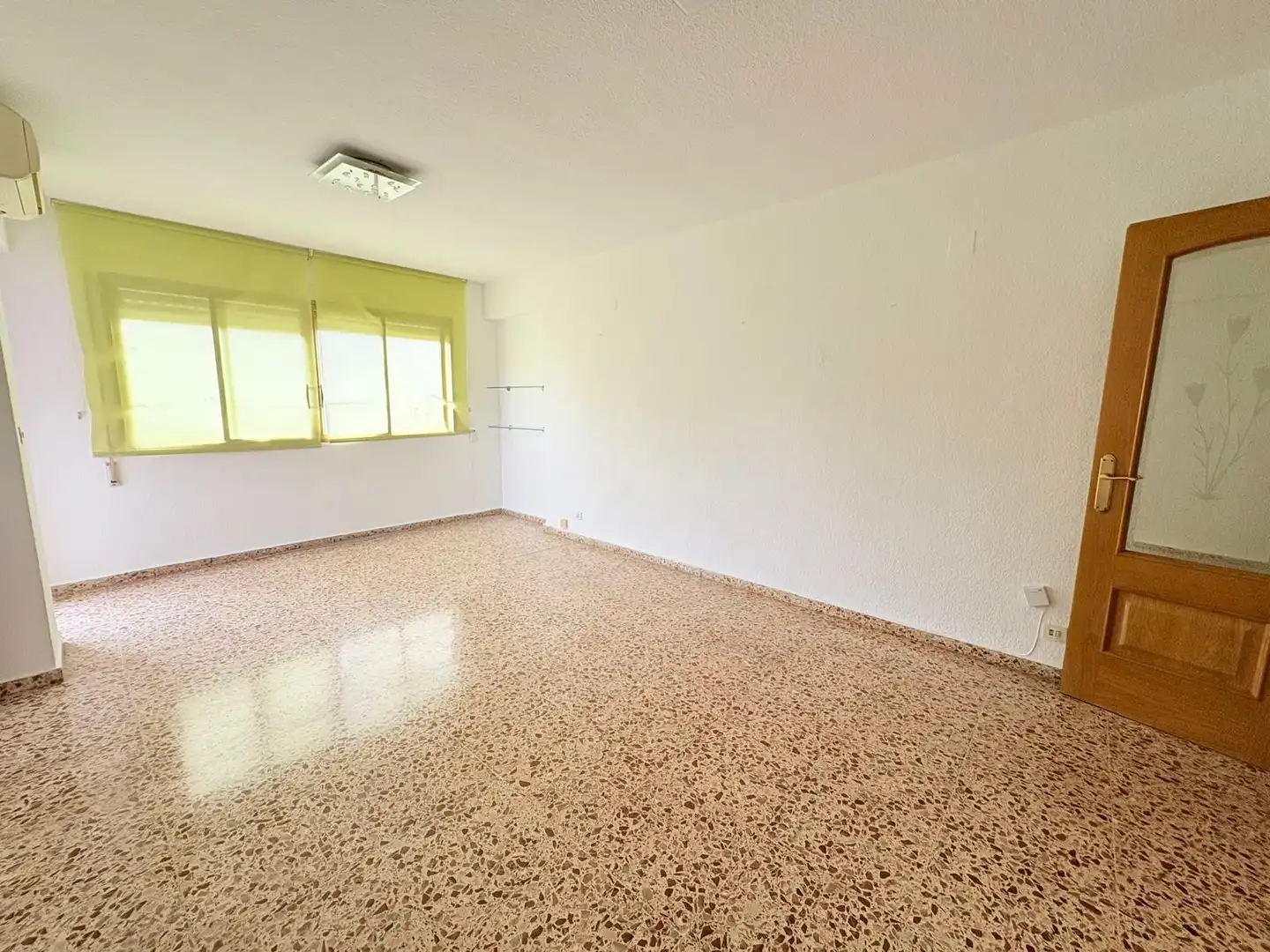 Wohnzimmer von Wohnung zum Verkauf in Sedaví mit Balkon
