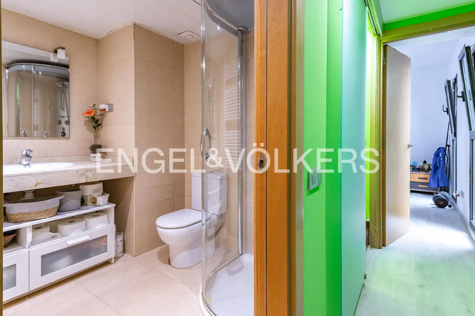 Badezimmer von Dachboden zum Verkauf in Montcada i Reixac mit Klimaanlage, Heizung und Parkett