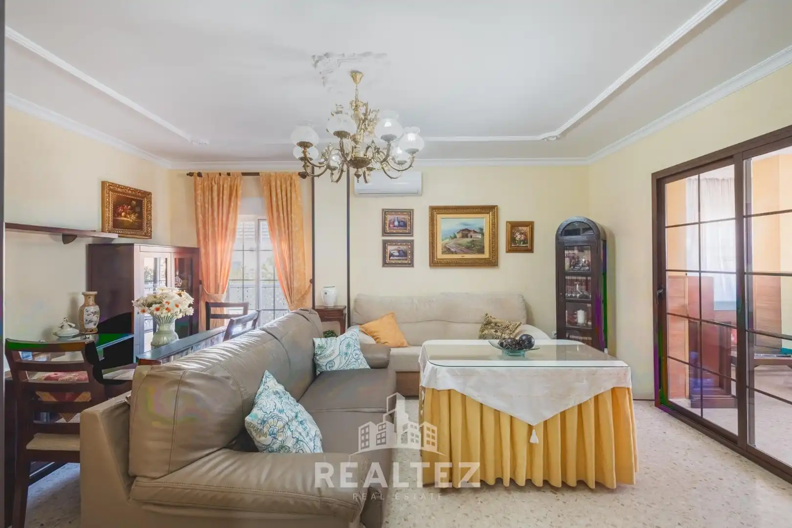 Living room of Flat for sale in Sanlúcar de Barrameda  with Air Conditioner, Heating and Balcony