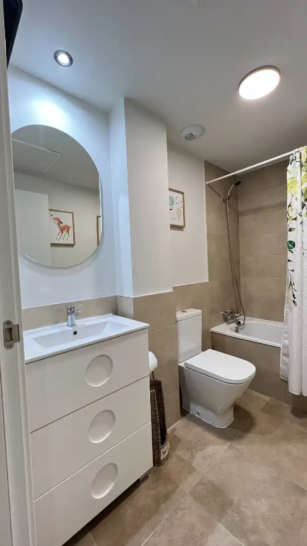 Bany de Dúplex en venda en Velilla de San Antonio amb Aire condicionat, Calefacció i Terrassa