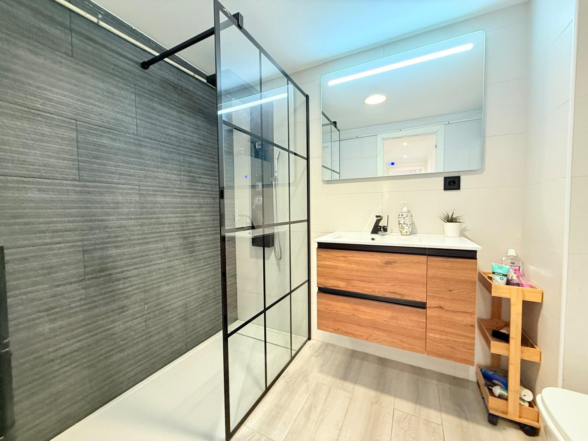 Bathroom of Flat for sale in Reus  with Heating, Parquet flooring and Terrace